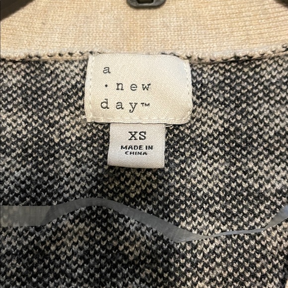 A New Day Women’s Houndstooth Cardigan Size XS Black Cream Pockets V-Neck - Picture 8 of 11